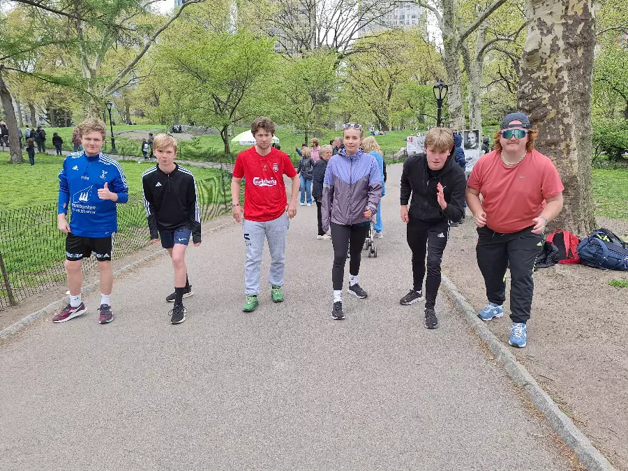 Elever fra Folkehøgskolen Sørlandet jogger i Central Park. 